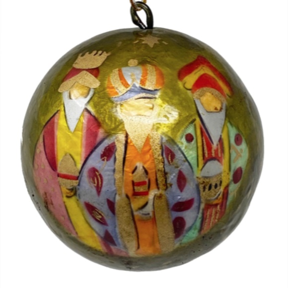 Wise Men Lacquered Hand-made Painted Capiz Christmas Ornament - Picture 1 of 5